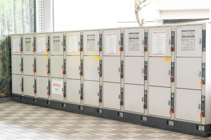 東棟1F バスターミナル付近